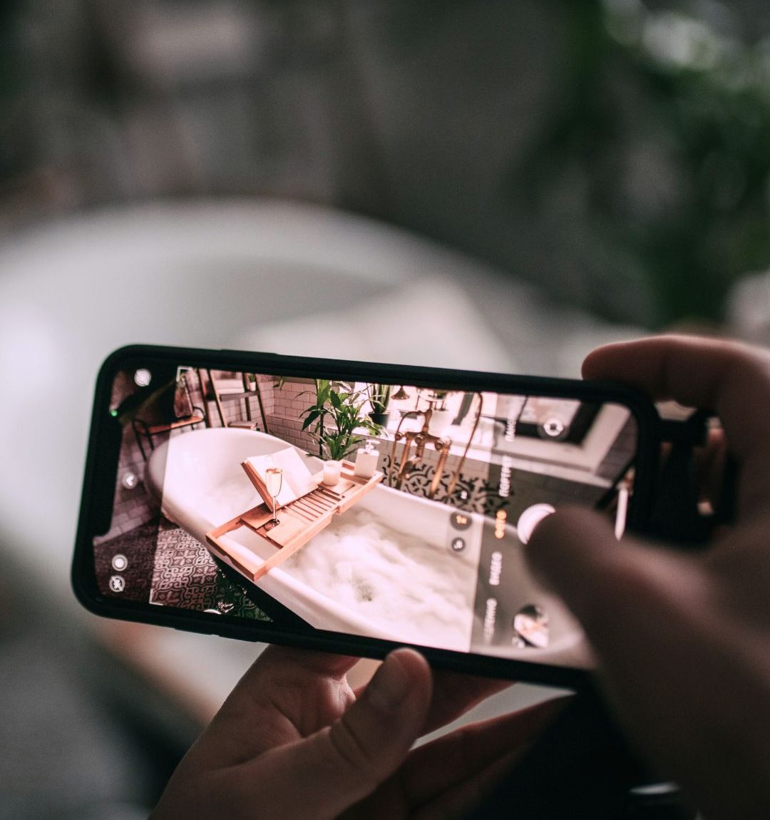 badezimmer-durch-handykamera